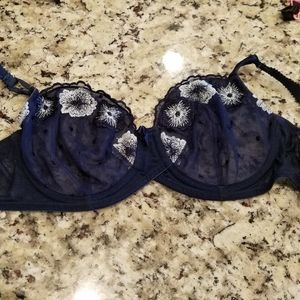 Victoria's Secret Bra size 32D